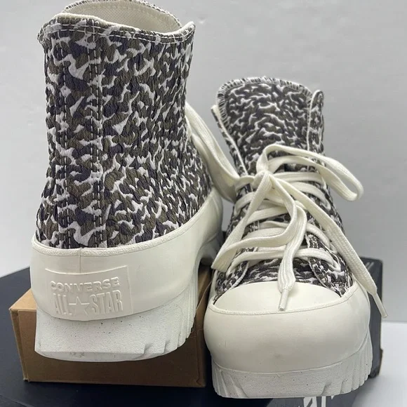 Converse WMNS High-Top Platforms A00877C
CTAS LUGGED 2.0 HI
SAND DUNE/EGRET/EGRT - Picture 10 of 16